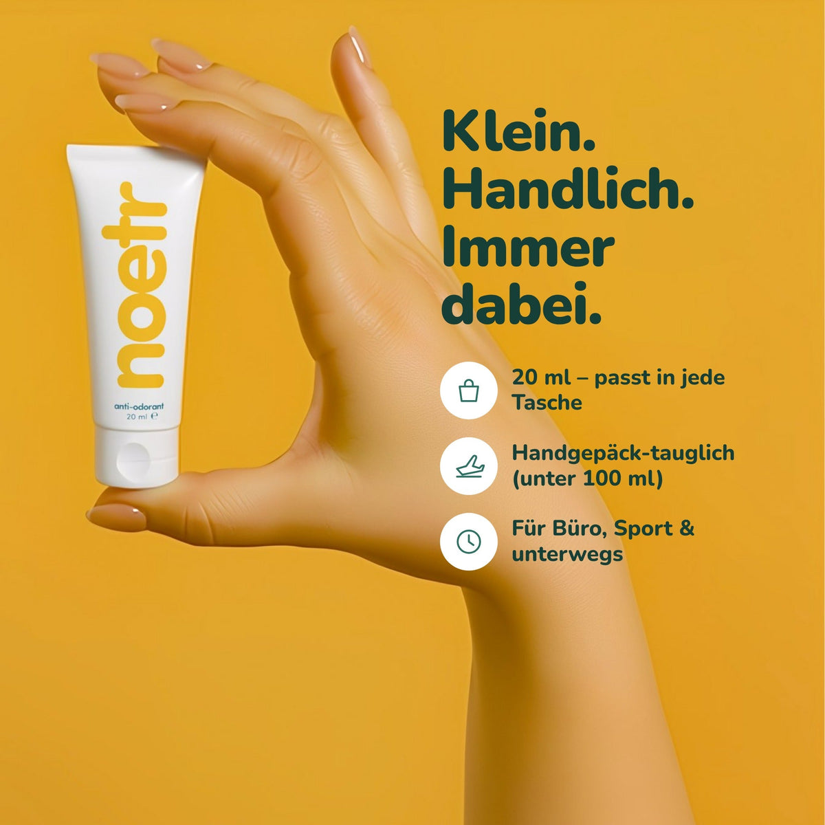 noetr 20-ml-Tube in der Hand – klein und reisetauglich