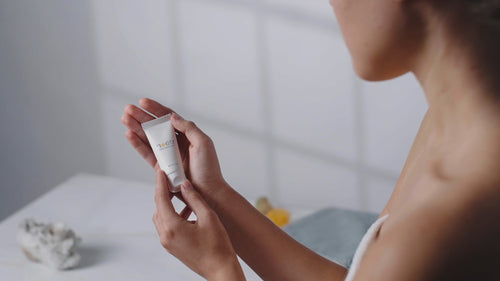 Video: Anwendung der noetr Deocreme